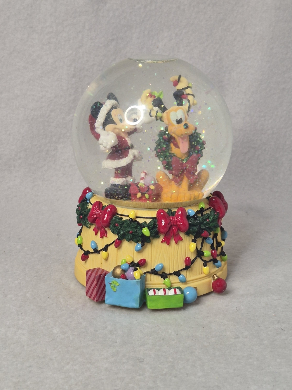RARE Disney Enesco Mickey Mouse & Pluto Musical “Deck The Halls” Snow Globe